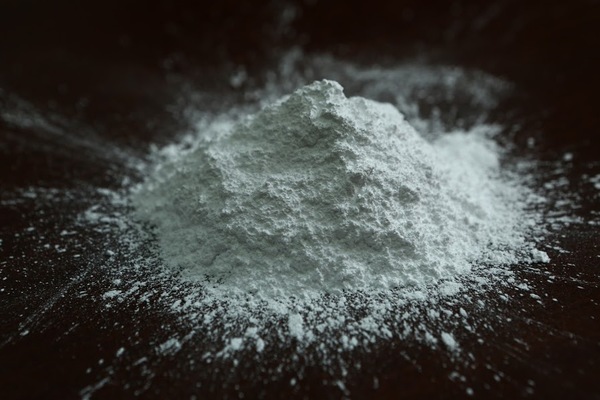 Coated vs uncoated calcium carbonate powder