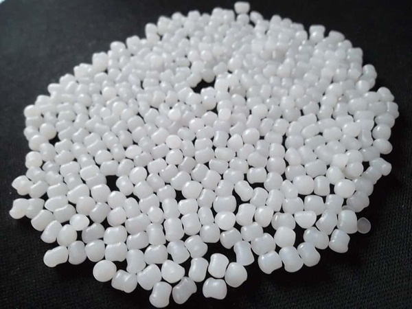 Virgin plastic pellets are composed mainly of polymer chains
