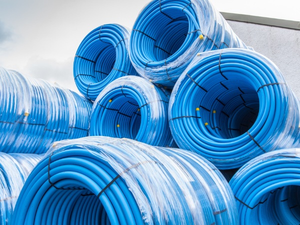 MDPE có khả năng chống nứt tốt, thường dùng trong sản xuất ống dẫn nước