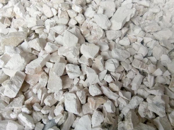 Một số ứng dụng dựa trên tính chất không tan của bột đá vôi