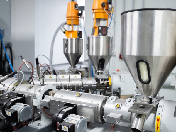 Exploring extrusion technology in plastic manufacturing