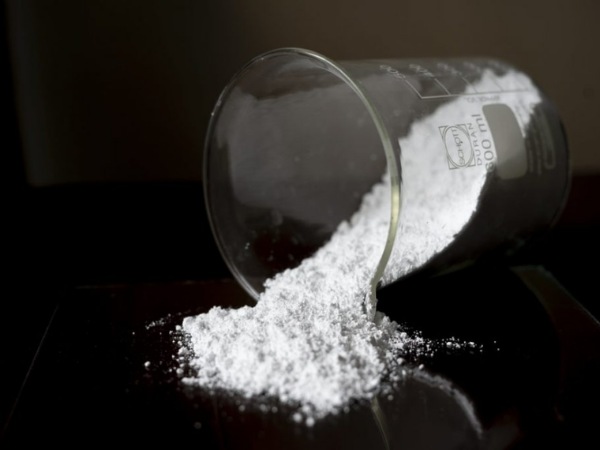 CaCO3 được sử dụng làm chất độn và vật liệu phủ bề mặt trong sản xuất giấy