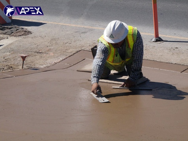 An ideal setting time helps concrete achieve a smooth finish and minimizes surface cracking